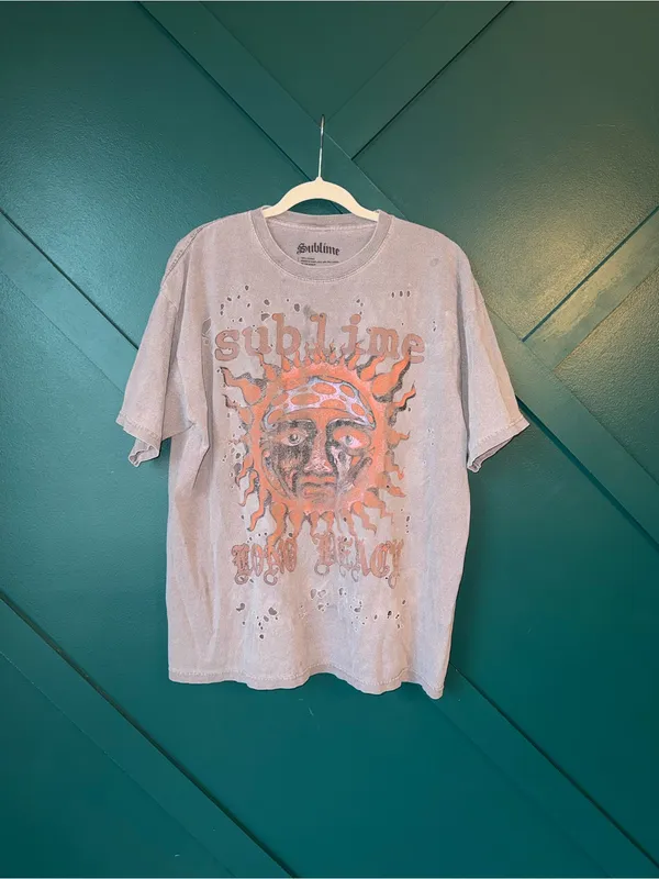 Sublime Long Beach Distressed Graphic Tee Y2K Vintage Grunge Unisex Streetwear - Image 3