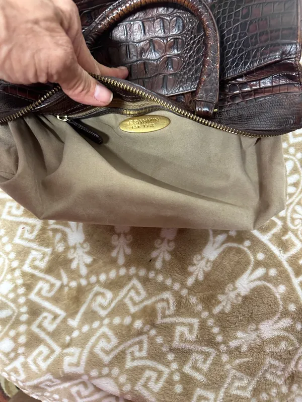 Brahmin Pecan Melbourne Crocodile Embossed Leather Bag with detachable Strap - Image 11