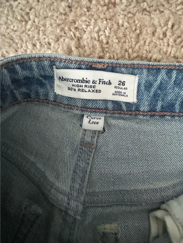 Abercrombie High-Rise 90s Relaxed Curve Love Jeans - Image 4