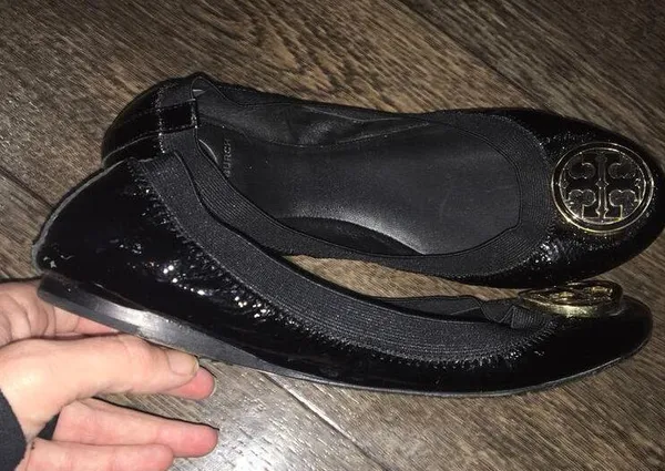 Tory Burch Women’s Size 9 Black Color with Gold Logo Caroline Ballet Flats - Image 5