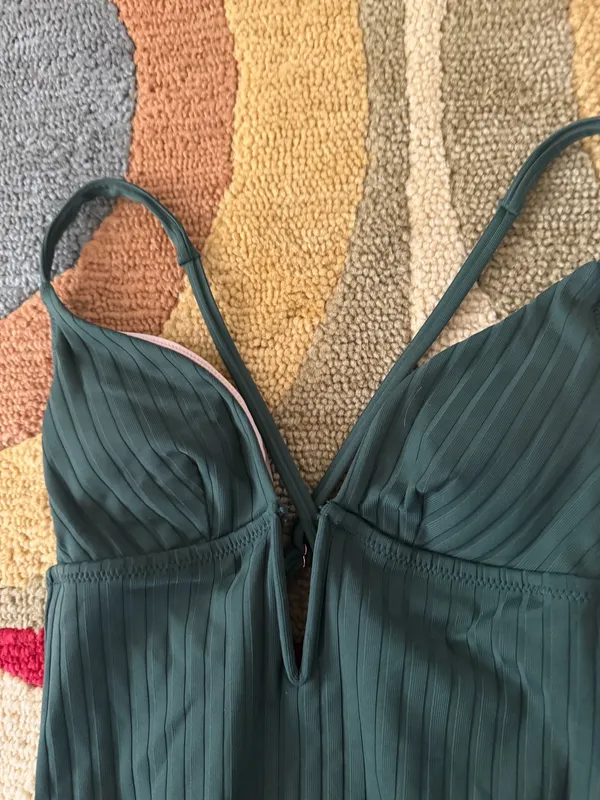 Shade & Shore Target Dark Green Plunge Front One Piece Swimsuit Women’s Small - Image 2