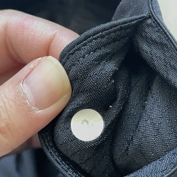 Lululemon Workout Shorts pockets running bike womens Black (size 2) activewear - Image 3