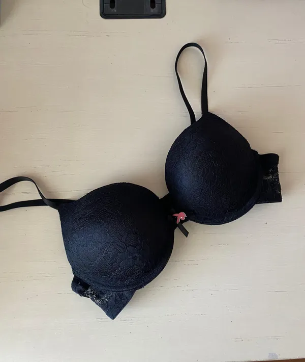 Playboy Y2k vintage Intimates black lace bra with pink bunny charm - Image 6