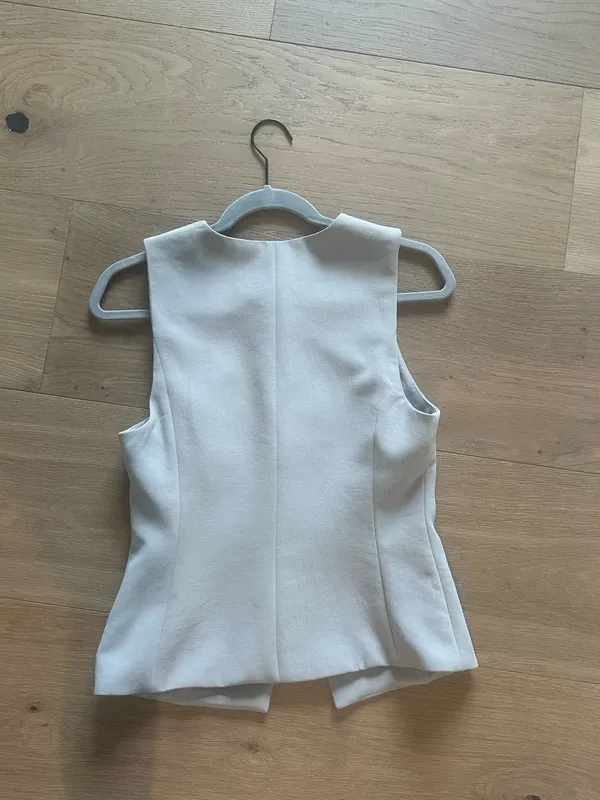 Aritzia Wilfred Vest Top - Image 3