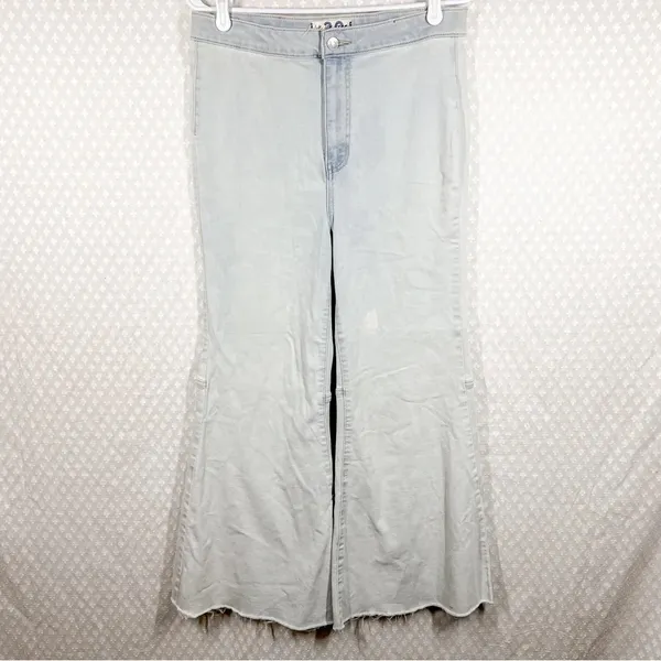 Free People We The Free Women Jeans Sz‎ 30 Light Wash Youthquake Crop Wide Flare - Image 3