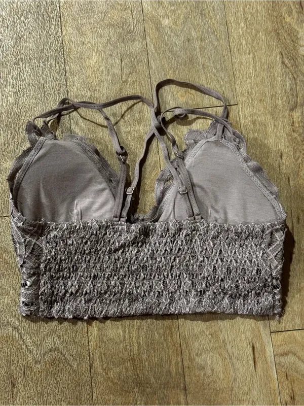 Free People NWOT Charcoal Grey Lace Bralette Floral Pattern Size Small - Image 3