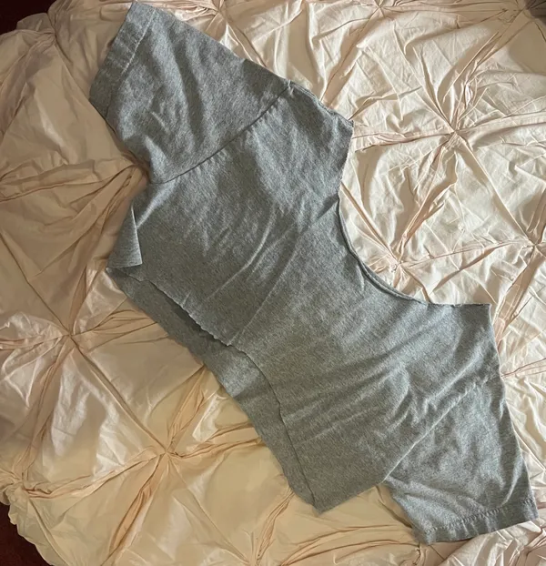 Only Small Cut Cropped  Strong Survive Tee Shirt - Image 3