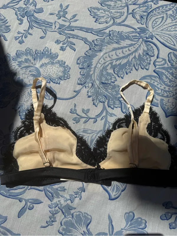 Banana Republic Cream Satin Bralette with Black Lace Trim size L large - Image 4