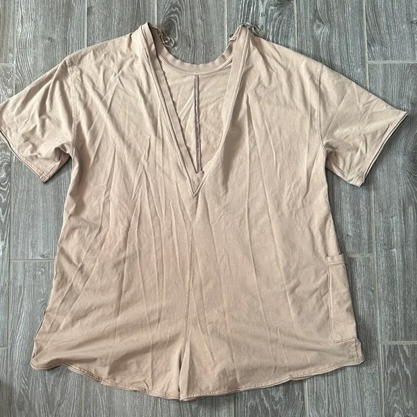 Free People FP Movement Tan Khaki Short Sleeve Romper with Pockets size XS NWOT - Image 3