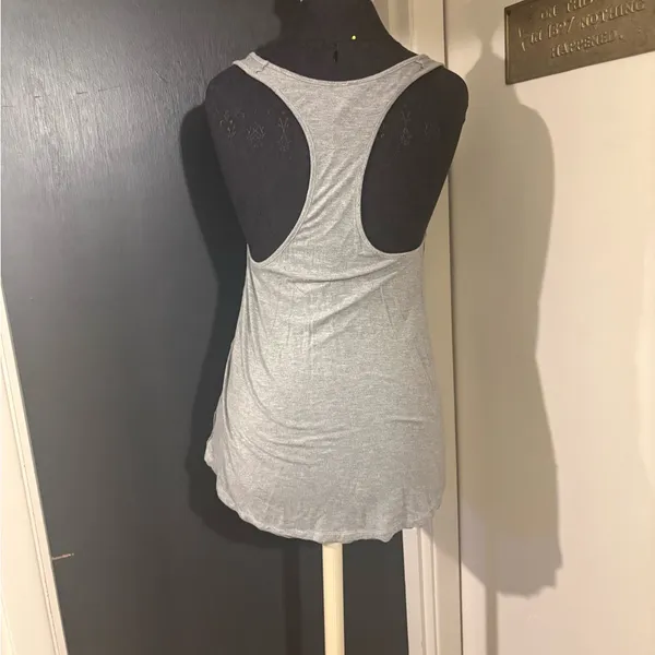 Free People Gray Sleeveless Racerback Top 💜🦭 - Image 3