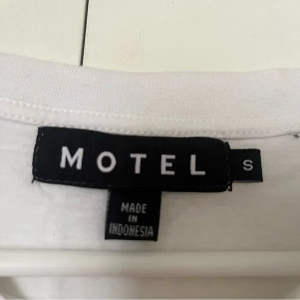 Motel Rocks magic mushrooms crop tee - Image 3