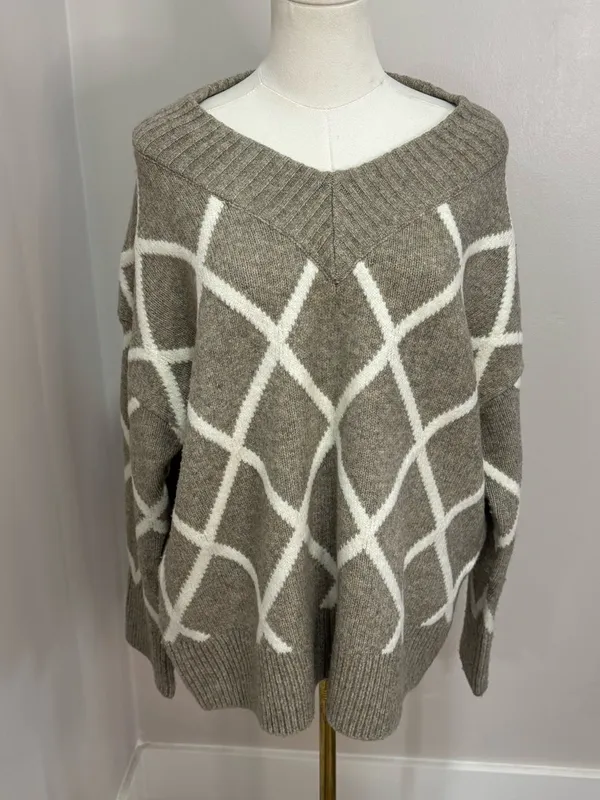 Abercrombie & Fitch Oversized Vintage Taupe Cream Geometric Knit Sweater Large - Image 2