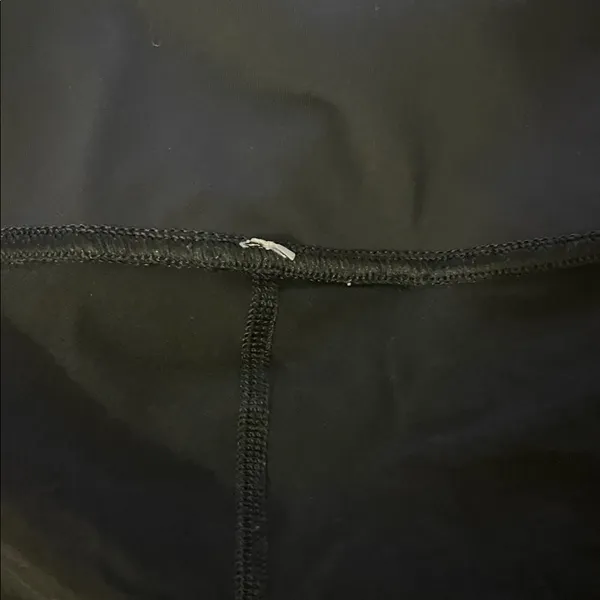 Lululemon Lost In Pace Skirt (Tall) (15") Daisy Dust Alpine White Black / Black - Image 10