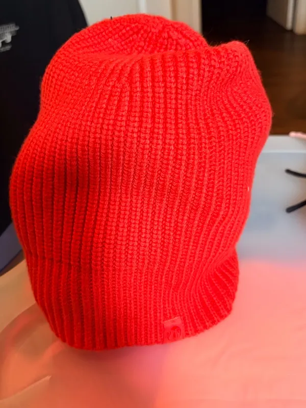Lululemon Close Fit Wool Blend Ribbed Knit Beanie NWT Color Hot Heat O/S - Image 2