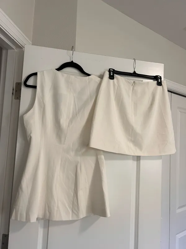 New Showpo Phyllis Two Piece Set Tailored Scoop Neck Vest & Mini Skirt MSRP $139 - Image 9