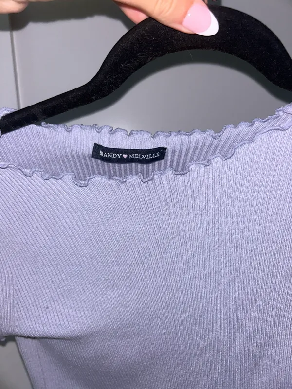 Brandy Melville Cropped Tee - Image 3