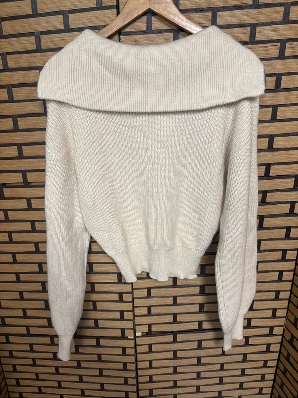 Steve Madden beige pullover size medium - Image 2