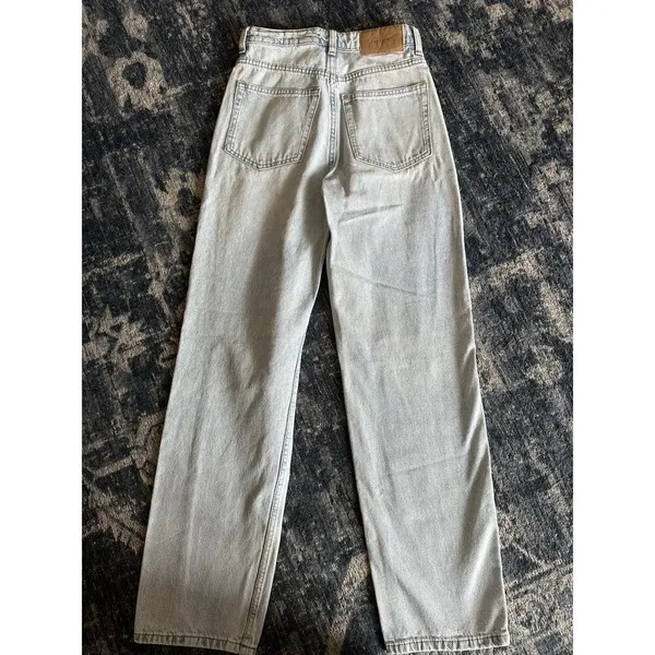 H&M &Denim 90’s Straight Ultra High Waist Jeans Wide Leg Light Distressed Size 2 - Image 2