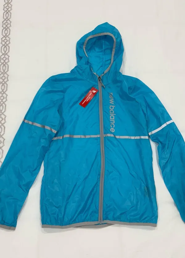 New Balance Lightweight Jacket Women’s sz s - Image 3