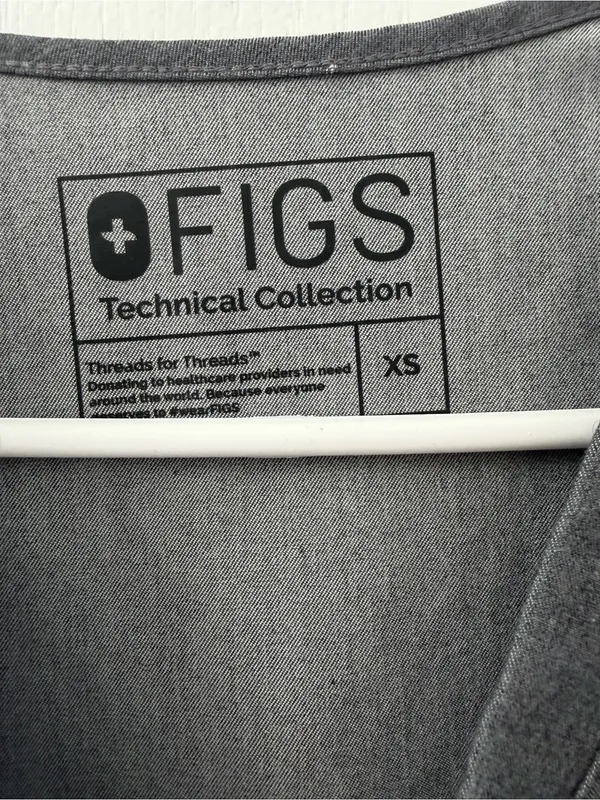 Figs Casma Scrub Top™ Graphite (Size XS) - Image 9