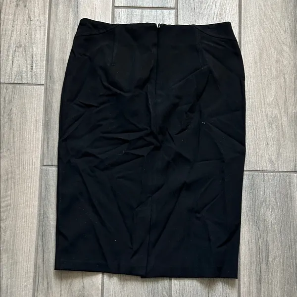 White House Black Market Classic Black Pencil Skirt - Image 5