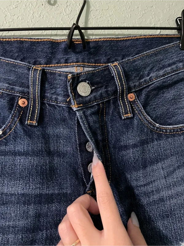 Levi’s 501 Tapered Distressed Jean Size W25 L28 Dark Wash Button Fly - Image 7