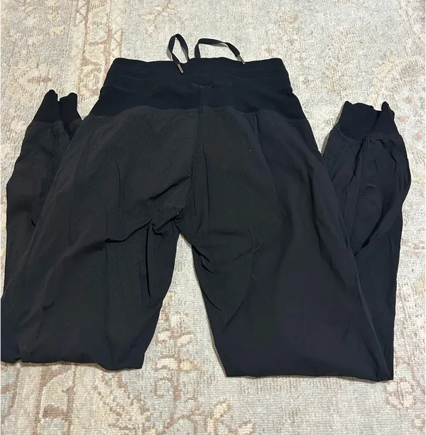 Lululemon Dance Studio Joggers - Image 4