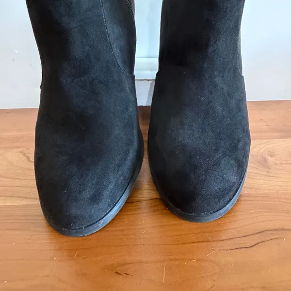 Torrid Black Faux‎ Suede Pointed Toe Ankle Boots Block Heel 10.5W GSWP8645-04 - Image 4