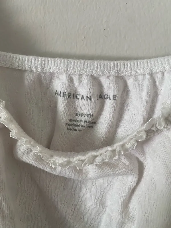 American Eagle White Ruffled Trim Cami Tank with Floral Embroidery - Image 4