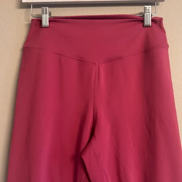 BALANCE ATHLETICA‎ High-Waist Berry Leggings - Image 3