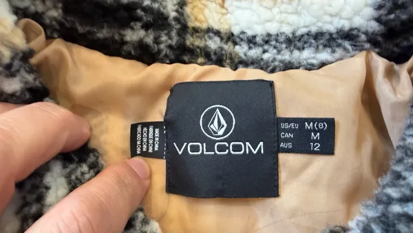 Volcom Sherpa Plaid Jacket Shacket Women's Size Medium Oversized Fit - Image 3