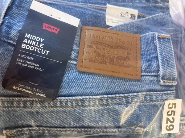 Levi's® Premium MIDDY‎ OUTBACK BOOTCUT JEANS - Image 7