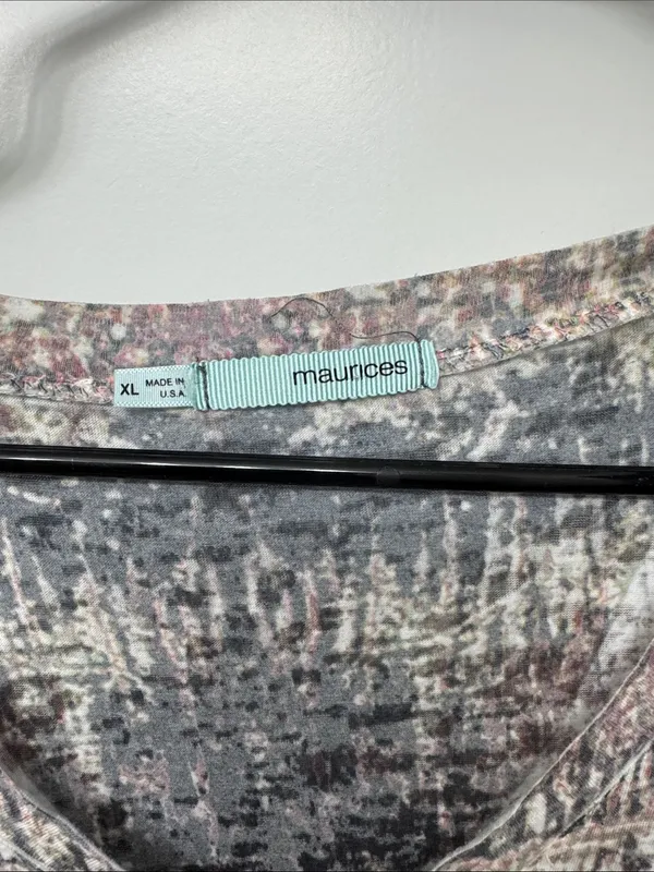 Maurices Short Sleeve V-Neck Tee in Gray, Cream & Mauve Tones - Image 2