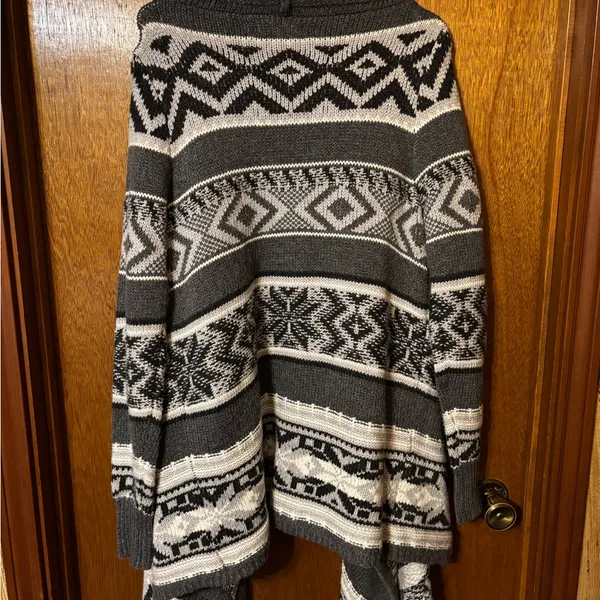 Old Navy Black/Gray and White Patterned Cardigan - Image 3