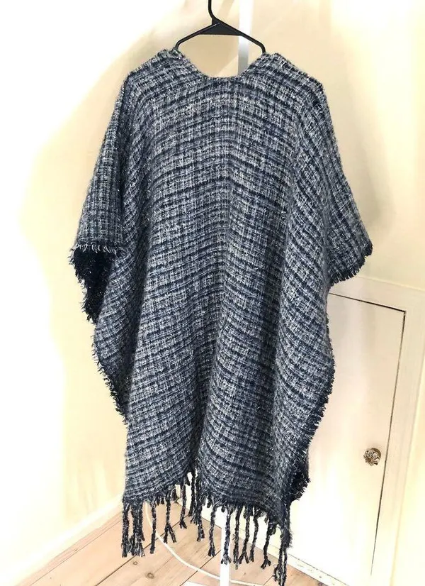 Jessica McClintock EUC Women's Blue Plaid Metallic Boucle Cape Poncho One Size - Image 5