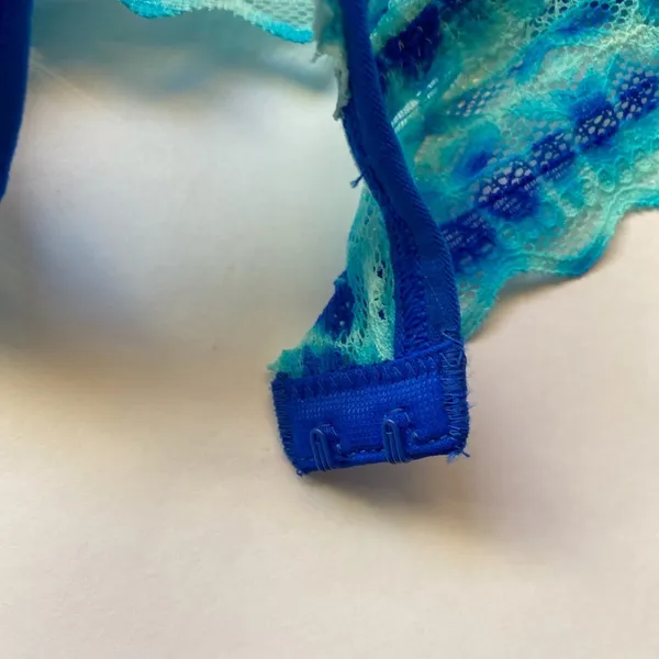 PINK Victoria's Secret Blue Lace Racerback Bra SZ L - Image 2