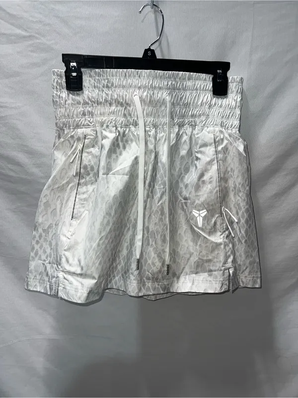 the Nike Kobe Woven Women's Skort in the White‎ Small - Image 5