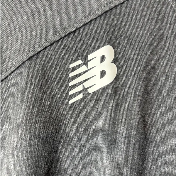 New Balance NWT Women's Size XL Gray Short Sleeve Athletic Tech T-Shirt - Image 3