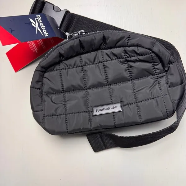 Reebok Trendy Fashionable Lightweight Black Fanny Pack Case Sz 1.6 L NWT - Image 2