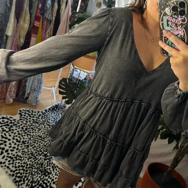 Anthropologie Blythe V-Neck Tiered Babydoll Top Black Size Medium - Image 4