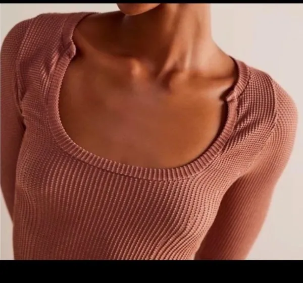 Free People Intimately Clean Slate Seamless Long Sleeve Top. Size M/L - Image 2