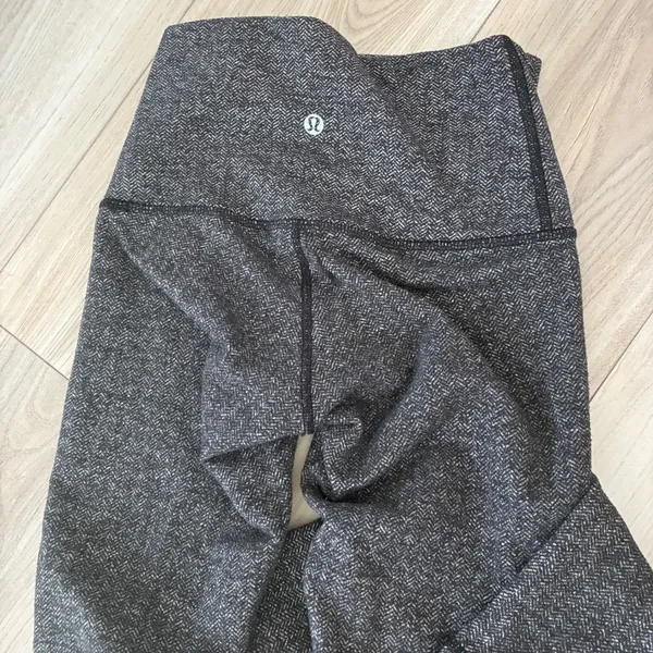 Lululemon Wunder Under High Rise Leggings Herringbone Black White Size 2 - Image 3