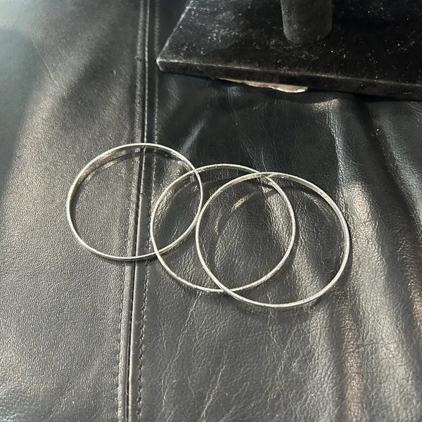 Elegant Silver Bangle Set - Image 5
