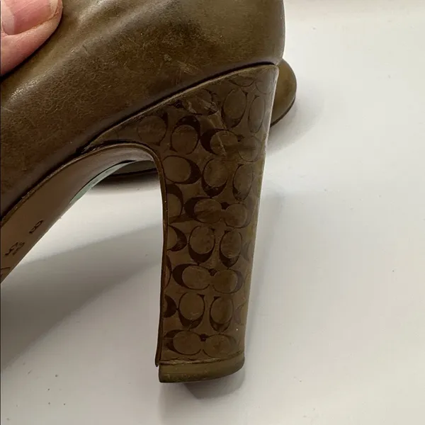 COACH Sloane Brown Leather Logo Block Heel Pumps Size 8.5B Classic Round Toe - Image 4