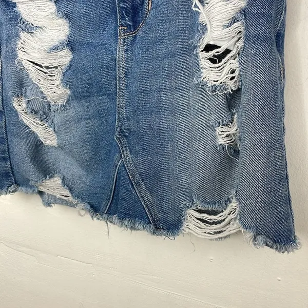 Y2K Hollister Denim Distressed Mini Skirt Jean size 00 - Image 3