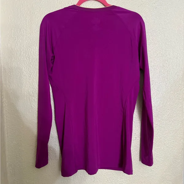 Nike Women's dry fit fitted Magenta Long Sleeve Tee size large NWT - Image 2
