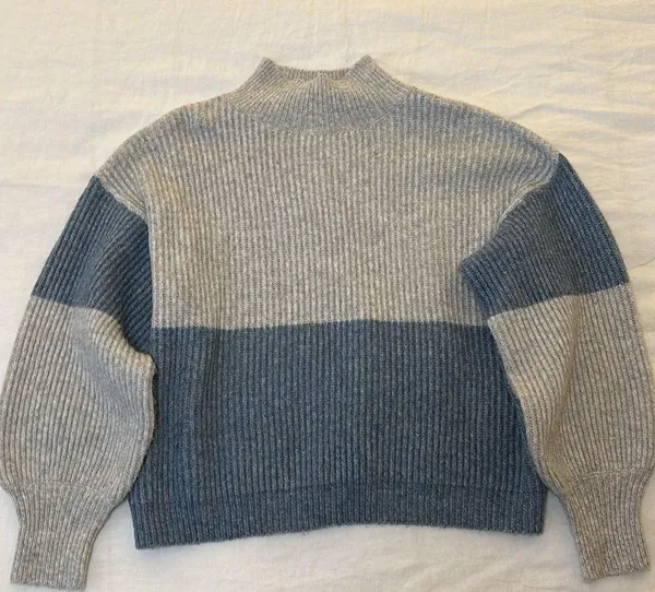 Vestique Grey and Blue Knit Turtleneck Sweater Size Small - Image 2