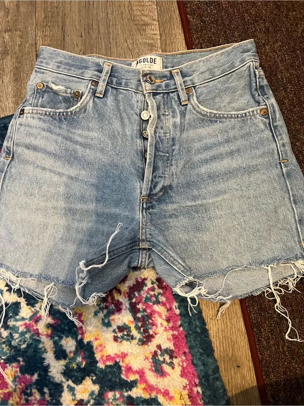 Agolde feel good shorts size 24 - Image 3