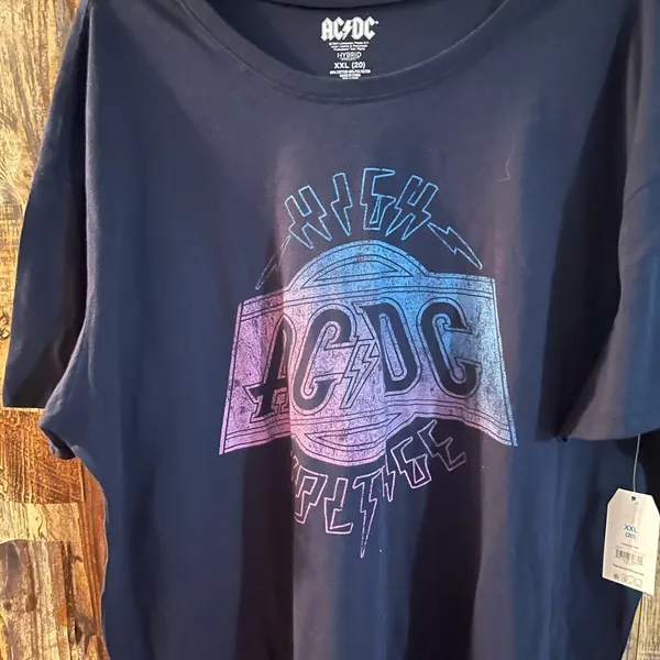 NWT Women's AC/DC the Band Graphic Tee with Short Sleeves, XXL - Image 2