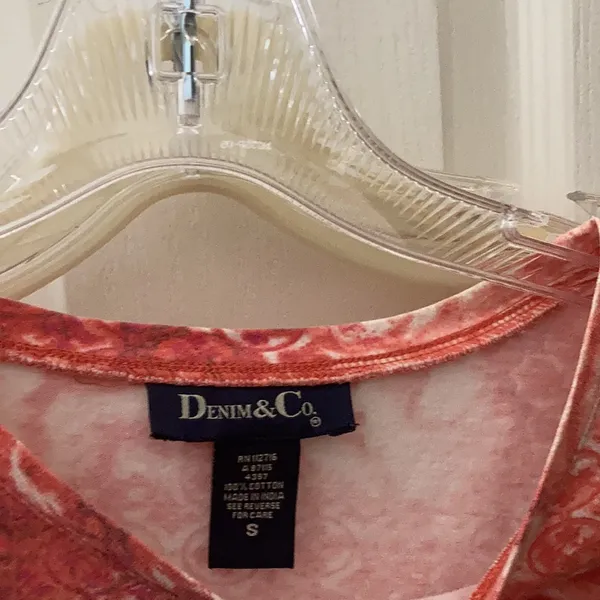 FINAL MARKDOWN Denim and company top small - Image 3